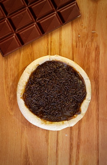 Esfiha de Brigadeiro