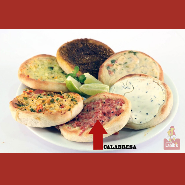 Esfiha-calabresa